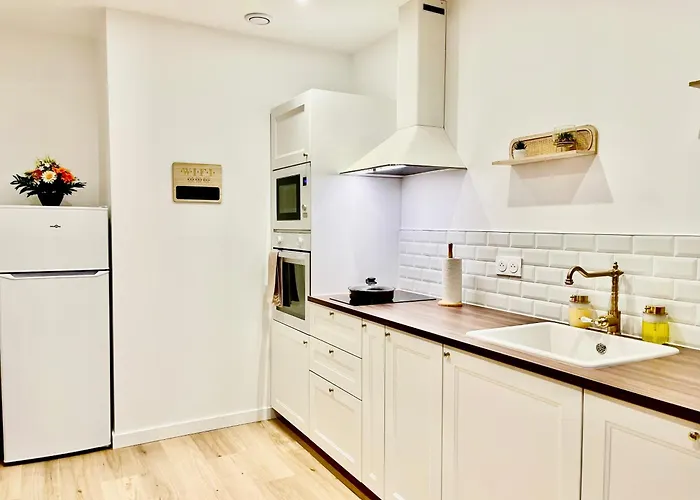 Chic Nivoy Retreat, Parking Et Gare A Proximite Apartmán *